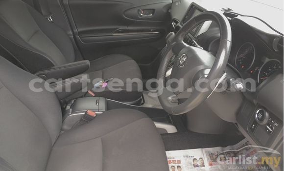 Acheter Occasion Voiture Toyota Wish Rouge à Big Bend, Lubombo District Acheter Occasion Voiture Toyota Wish Rouge à Big Bend, Lubombo District