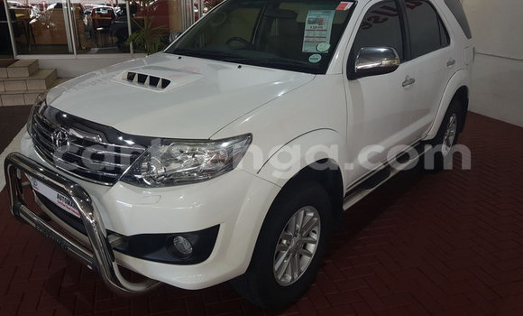 Buy Used Toyota Fortuner White Car in Mbabane in Manzini Buy Used Toyota Fortuner White Car in Mbabane in Manzini