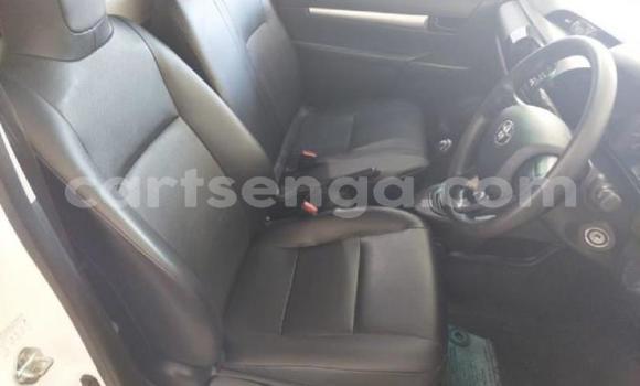 Acheter Occasion Voiture Toyota Hilux Blanc à Big Bend, Lubombo District Acheter Occasion Voiture Toyota Hilux Blanc à Big Bend, Lubombo District