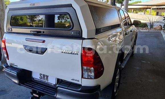 Nunua Ilio tumika Toyota Hilux White Gari ndani ya Big Bend nchini Wilaya ya Lubombo Nunua Ilio tumika Toyota Hilux White Gari ndani ya Big Bend nchini Wilaya ya Lubombo