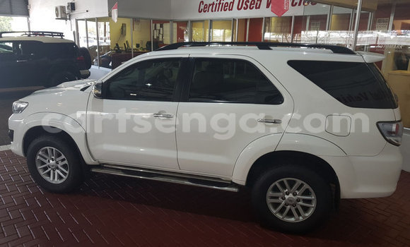 Buy Used Toyota Fortuner White Car in Mbabane in Manzini Buy Used Toyota Fortuner White Car in Mbabane in Manzini
