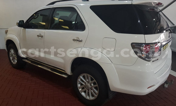 Buy Used Toyota Fortuner White Car in Mbabane in Manzini Buy Used Toyota Fortuner White Car in Mbabane in Manzini