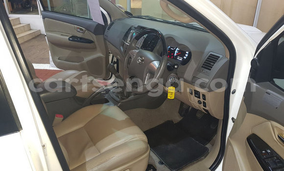 Buy Used Toyota Fortuner White Car in Mbabane in Manzini Buy Used Toyota Fortuner White Car in Mbabane in Manzini