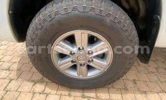 Buy Used Toyota Hilux White Car in Mbabane in Manzini