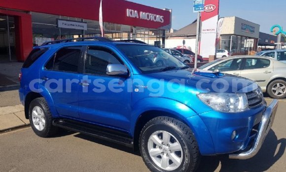 Buy Used Toyota Fortuner Blue Car in Mbabane in Manzini Buy Used Toyota Fortuner Blue Car in Mbabane in Manzini