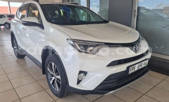 Acheter Occasion Voiture Toyota RAV4 Blanc à Ezulwini, Hhohho Acheter Occasion Voiture Toyota RAV4 Blanc à Ezulwini, Hhohho