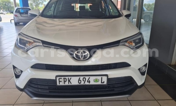 Buy Used Toyota RAV4 White Car in Ezulwini in Hhohho Buy Used Toyota RAV4 White Car in Ezulwini in Hhohho