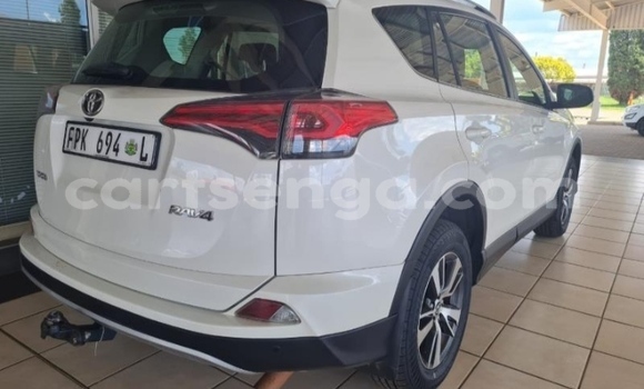 Buy Used Toyota RAV4 White Car in Ezulwini in Hhohho Buy Used Toyota RAV4 White Car in Ezulwini in Hhohho