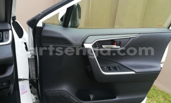Buy Used Toyota RAV4 White Car in Ezulwini in Hhohho Buy Used Toyota RAV4 White Car in Ezulwini in Hhohho