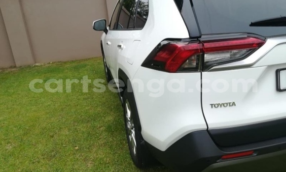 Buy Used Toyota RAV4 White Car in Ezulwini in Hhohho Buy Used Toyota RAV4 White Car in Ezulwini in Hhohho