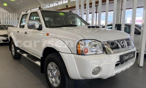 Buy Used Nissan NP 300 White Car in Ezulwini in Hhohho