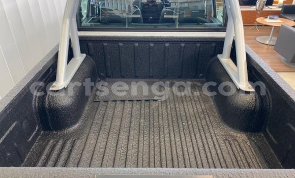 Nunua Ilio tumika Nissan NP 300 White Gari ndani ya Ezulwini nchini Hhohho Nunua Ilio tumika Nissan NP 300 White Gari ndani ya Ezulwini nchini Hhohho