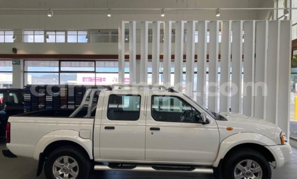Nunua Ilio tumika Nissan NP 300 White Gari ndani ya Ezulwini nchini Hhohho Nunua Ilio tumika Nissan NP 300 White Gari ndani ya Ezulwini nchini Hhohho