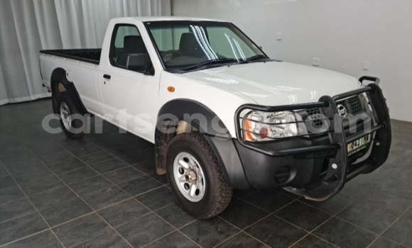 Nunua Ilio tumika Nissan NP 300 White Gari ndani ya Ezulwini nchini Hhohho