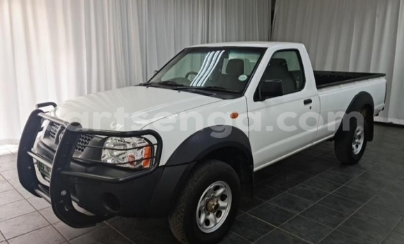 Buy Used Nissan NP 300 White Car in Ezulwini in Hhohho Buy Used Nissan NP 300 White Car in Ezulwini in Hhohho