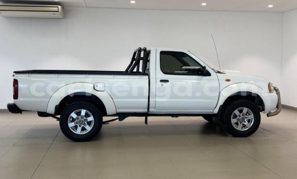 Nunua Ilio tumika Nissan NP 300 White Gari ndani ya Ezulwini nchini Hhohho Nunua Ilio tumika Nissan NP 300 White Gari ndani ya Ezulwini nchini Hhohho