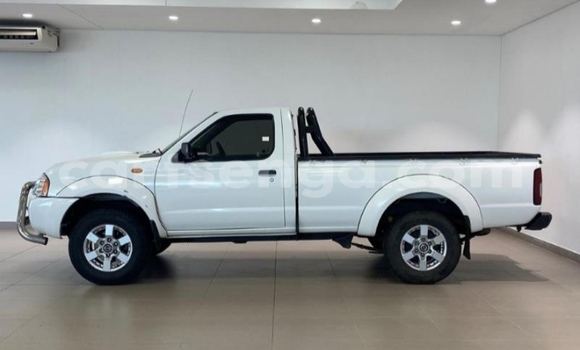 Nunua Ilio tumika Nissan NP 300 White Gari ndani ya Ezulwini nchini Hhohho Nunua Ilio tumika Nissan NP 300 White Gari ndani ya Ezulwini nchini Hhohho