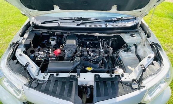 Nunua Ilio tumika Toyota Avanza White Gari ndani ya Ezulwini nchini Hhohho Nunua Ilio tumika Toyota Avanza White Gari ndani ya Ezulwini nchini Hhohho