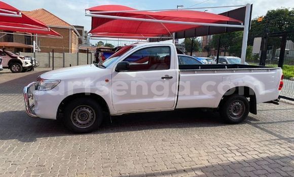 Nunua Ilio tumika Toyota Hilux White Gari ndani ya Ezulwini nchini Hhohho Nunua Ilio tumika Toyota Hilux White Gari ndani ya Ezulwini nchini Hhohho