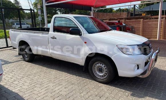 Nunua Ilio tumika Toyota Hilux White Gari ndani ya Ezulwini nchini Hhohho Nunua Ilio tumika Toyota Hilux White Gari ndani ya Ezulwini nchini Hhohho