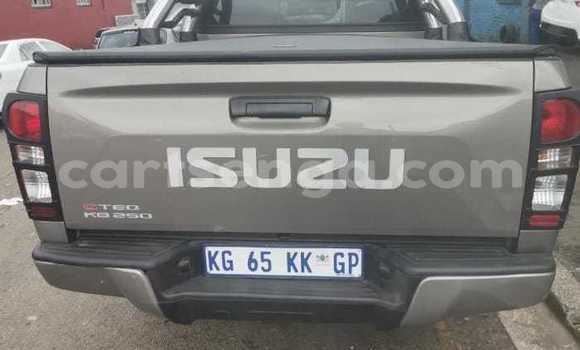 Acheter Occasion Voiture Isuzu KB Beige à Mbabane, Manzini Acheter Occasion Voiture Isuzu KB Beige à Mbabane, Manzini