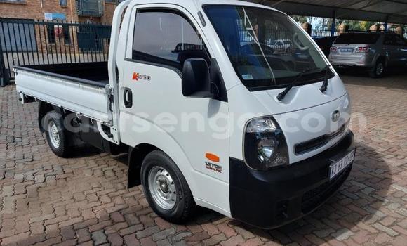 Buy Used Kia K7 White Car in Ngomane in Lubombo District Buy Used Kia K7 White Car in Ngomane in Lubombo District