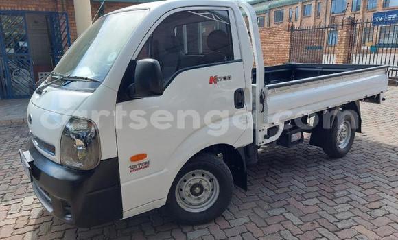 Buy Used Kia K7 White Car in Ngomane in Lubombo District Buy Used Kia K7 White Car in Ngomane in Lubombo District