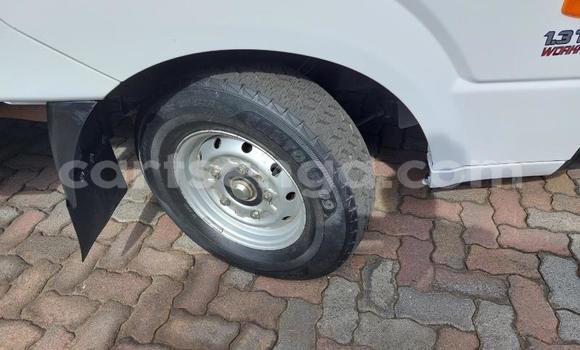 Buy Used Kia K7 White Car in Ngomane in Lubombo District Buy Used Kia K7 White Car in Ngomane in Lubombo District