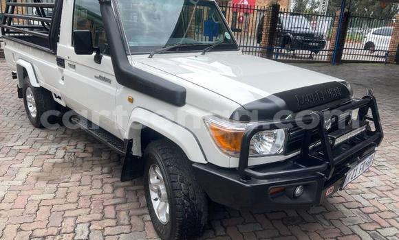 Nunua Ilio tumika Toyota Land Cruiser White Gari ndani ya Lavumisa nchini Wilaya ya Shiselweni Nunua Ilio tumika Toyota Land Cruiser White Gari ndani ya Lavumisa nchini Wilaya ya Shiselweni