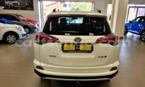 Acheter Occasion Voiture Toyota RAV4 Blanc à Big Bend, Lubombo District Acheter Occasion Voiture Toyota RAV4 Blanc à Big Bend, Lubombo District
