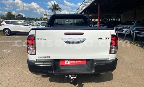 Nunua Ilio tumika Toyota Hilux White Gari ndani ya Big Bend nchini Wilaya ya Lubombo Nunua Ilio tumika Toyota Hilux White Gari ndani ya Big Bend nchini Wilaya ya Lubombo