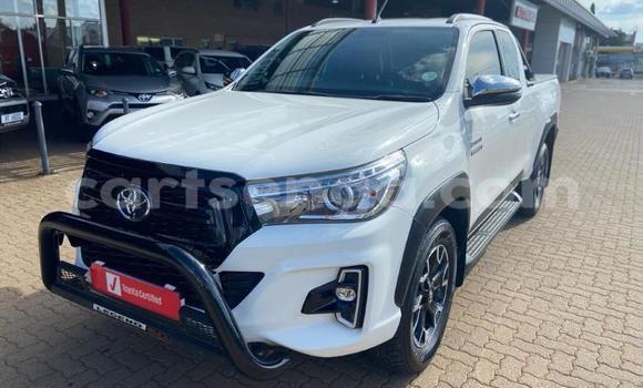 Nunua Ilio tumika Toyota Hilux White Gari ndani ya Big Bend nchini Wilaya ya Lubombo Nunua Ilio tumika Toyota Hilux White Gari ndani ya Big Bend nchini Wilaya ya Lubombo