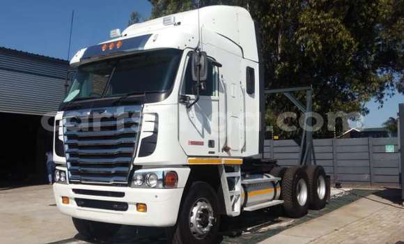 Buy Used Caterpillar 120 White Truck in Mbabane in Manzini Buy Used Caterpillar 120 White Truck in Mbabane in Manzini
