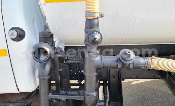 Nunua Ilio tumika Toyota DA White Lori ndani ya Big Bend nchini Wilaya ya Lubombo Nunua Ilio tumika Toyota DA White Lori ndani ya Big Bend nchini Wilaya ya Lubombo