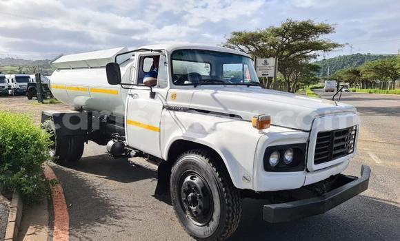 Nunua Ilio tumika Toyota DA White Lori ndani ya Big Bend nchini Wilaya ya Lubombo Nunua Ilio tumika Toyota DA White Lori ndani ya Big Bend nchini Wilaya ya Lubombo
