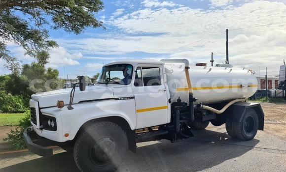 Nunua Ilio tumika Toyota DA White Lori ndani ya Big Bend nchini Wilaya ya Lubombo Nunua Ilio tumika Toyota DA White Lori ndani ya Big Bend nchini Wilaya ya Lubombo