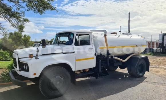 Nunua Ilio tumika Toyota DA White Lori ndani ya Big Bend nchini Wilaya ya Lubombo Nunua Ilio tumika Toyota DA White Lori ndani ya Big Bend nchini Wilaya ya Lubombo