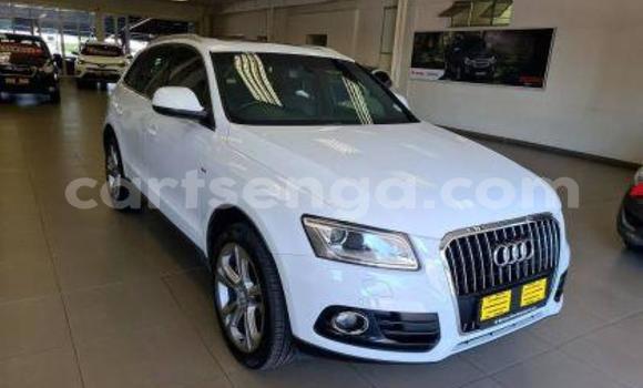 Nunua Ilio tumika Audi Q5 White Gari ndani ya Big Bend nchini Wilaya ya Lubombo