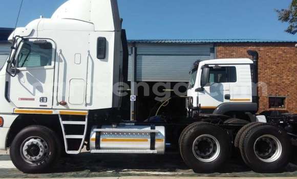 Buy Used Caterpillar 120 White Truck in Mbabane in Manzini Buy Used Caterpillar 120 White Truck in Mbabane in Manzini