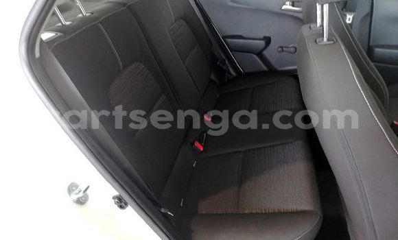 Nunua Ilio tumika Kia Picanto White Gari ndani ya Ezulwini nchini Hhohho Nunua Ilio tumika Kia Picanto White Gari ndani ya Ezulwini nchini Hhohho