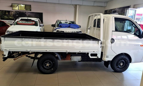 Buy Used Hyundai Chorus White Truck in Mbabane in Manzini Buy Used Hyundai Chorus White Truck in Mbabane in Manzini