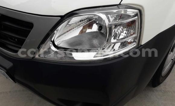 Acheter Occasion Voiture Nissan NP 300 Blanc à Bulembu, Hhohho Acheter Occasion Voiture Nissan NP 300 Blanc à Bulembu, Hhohho