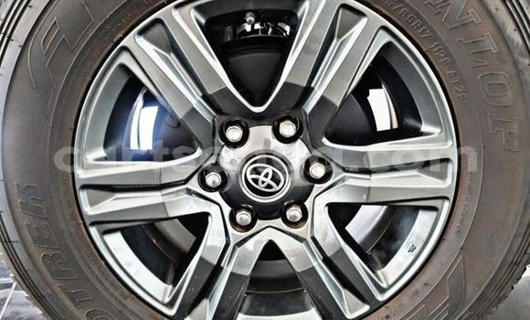 Buy Used Toyota Hilux White Car in Ezulwini in Hhohho Buy Used Toyota Hilux White Car in Ezulwini in Hhohho