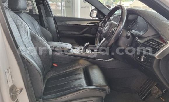 Nunua Ilio tumika BMW X6 M White Gari ndani ya Ezulwini nchini Hhohho Nunua Ilio tumika BMW X6 M White Gari ndani ya Ezulwini nchini Hhohho