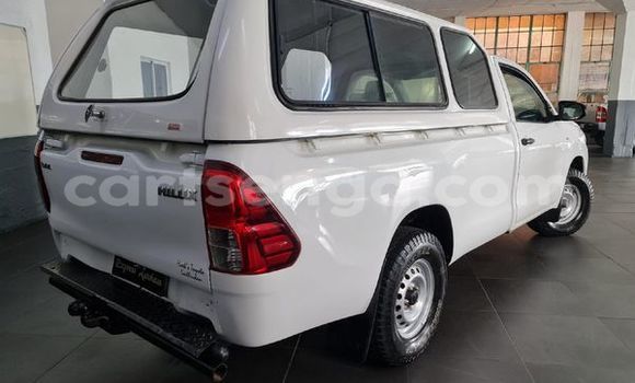 Nunua Ilio tumika Toyota Hilux White Gari ndani ya Ezulwini nchini Hhohho Nunua Ilio tumika Toyota Hilux White Gari ndani ya Ezulwini nchini Hhohho