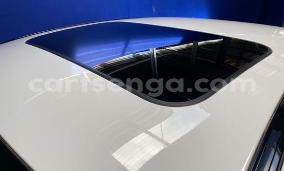 Buy Used Mercedes‒Benz C-klasse White Car in Ezulwini in Hhohho Buy Used Mercedes‒Benz C-klasse White Car in Ezulwini in Hhohho