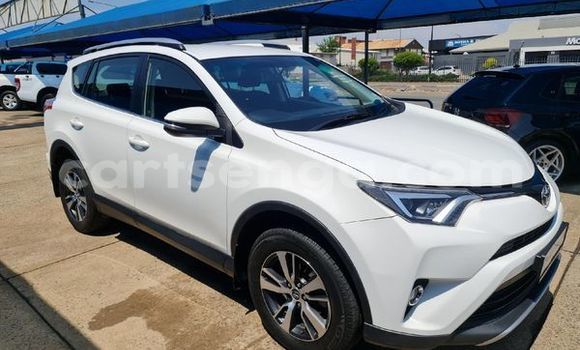 Acheter Occasion Voiture Toyota RAV4 Blanc à Ezulwini, Hhohho