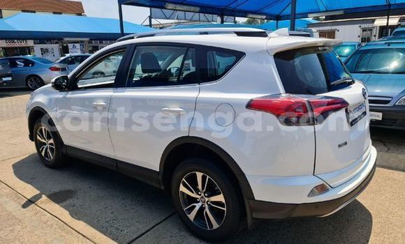 Buy Used Toyota RAV4 White Car in Ezulwini in Hhohho Buy Used Toyota RAV4 White Car in Ezulwini in Hhohho