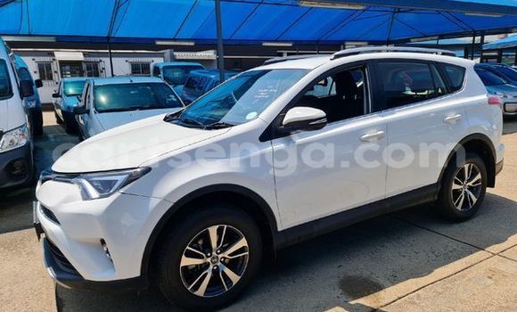 Buy Used Toyota RAV4 White Car in Ezulwini in Hhohho Buy Used Toyota RAV4 White Car in Ezulwini in Hhohho