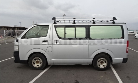 Nunua Ilio tumika Toyota Hiace Silver Gari ndani ya Ezulwini nchini Hhohho Nunua Ilio tumika Toyota Hiace Silver Gari ndani ya Ezulwini nchini Hhohho